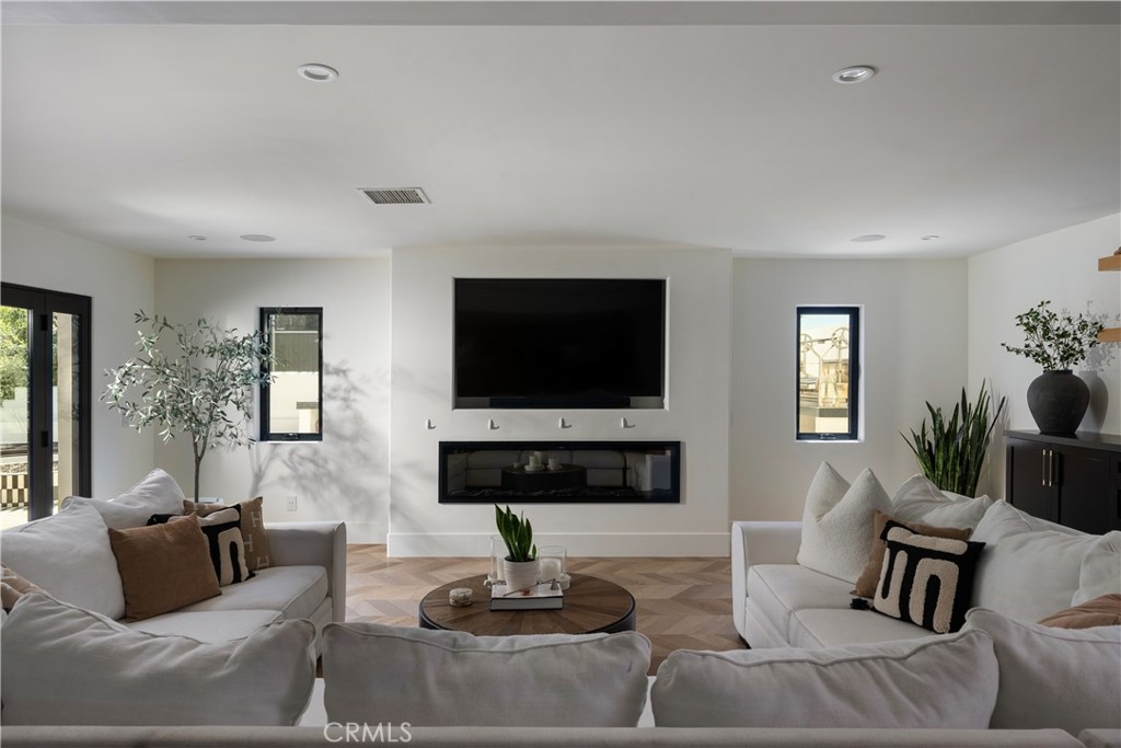 19432 Barrett Hill