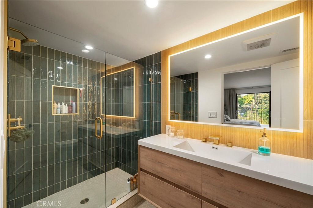 19432 Barrett Hill