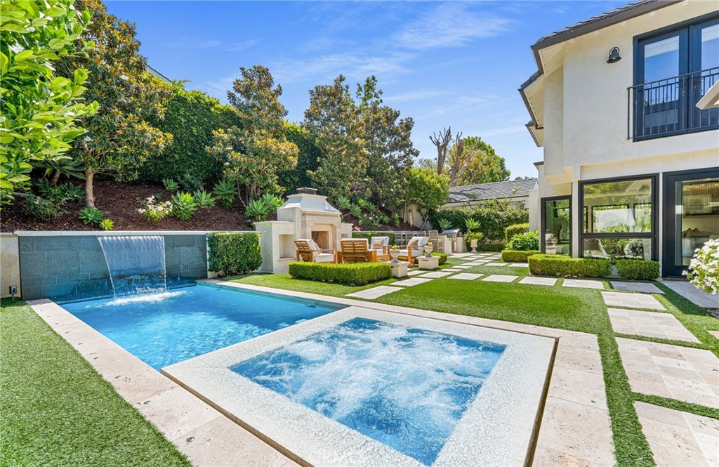 1807 Newport Hills E