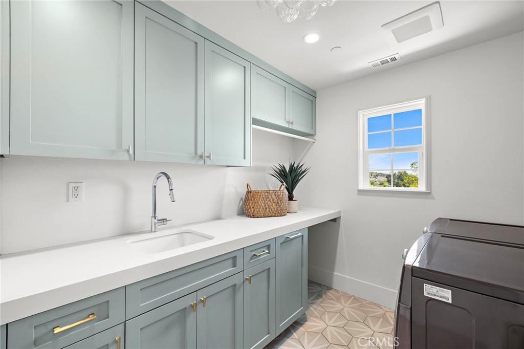 8 Brittlestar Road