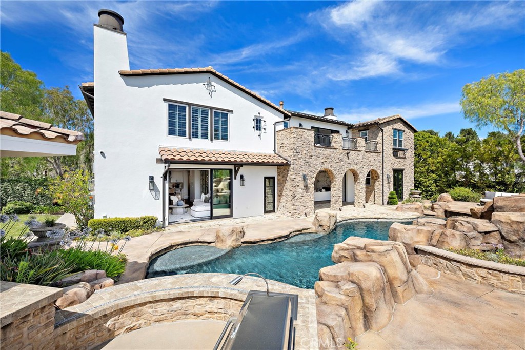 8 Brittlestar Road