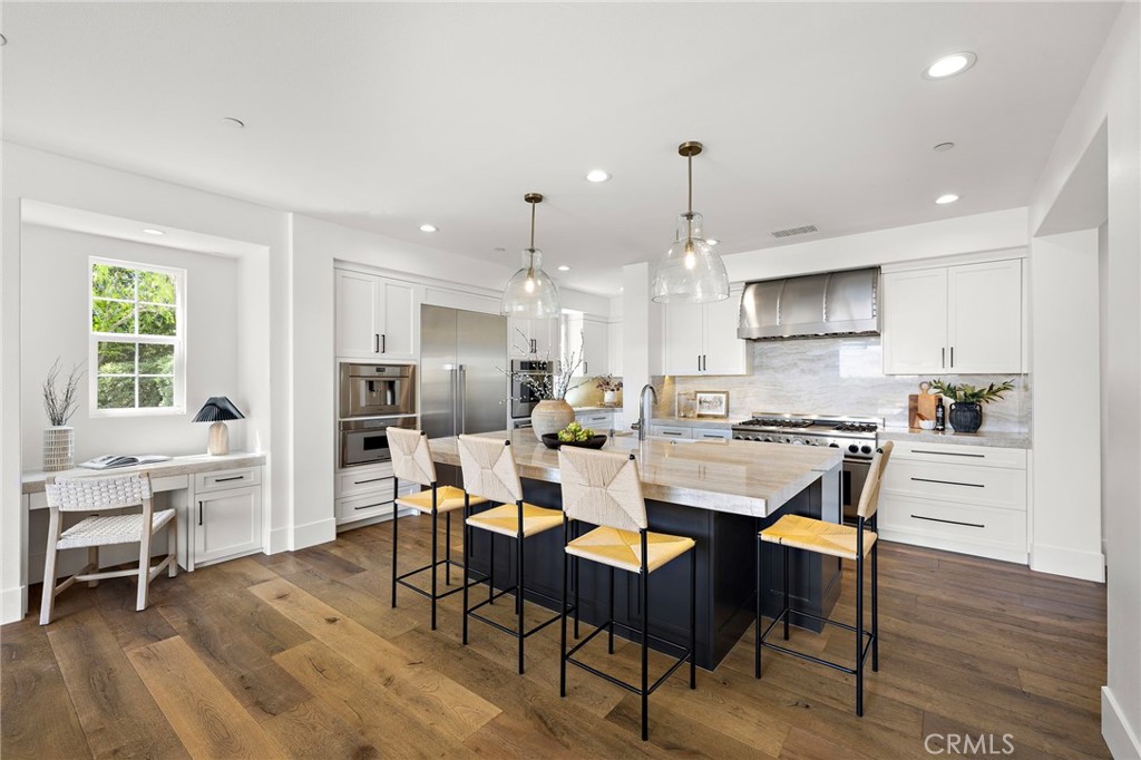 8 Brittlestar Road