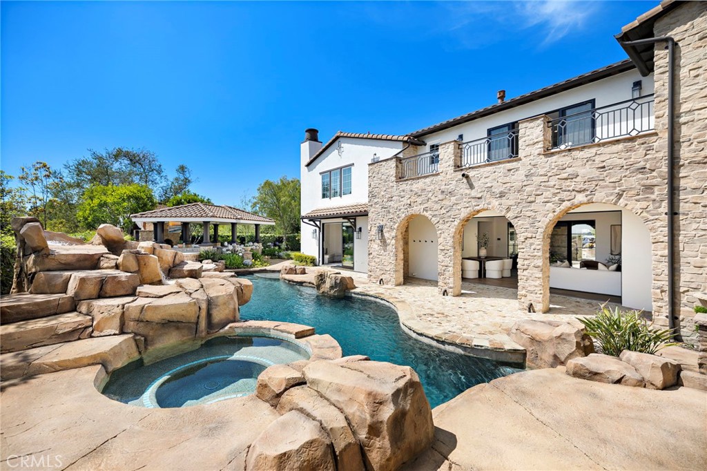 8 Brittlestar Road
