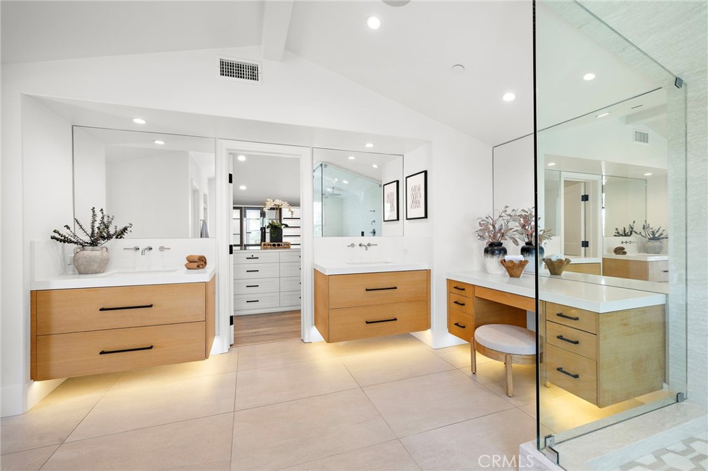 8 Brittlestar Road