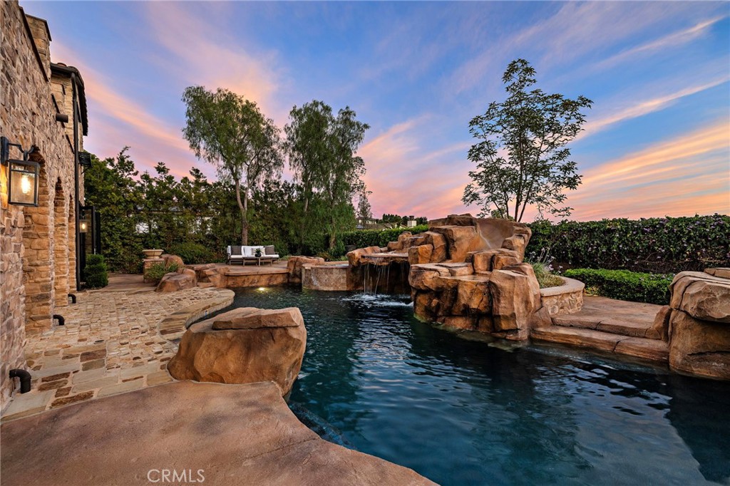 8 Brittlestar Road