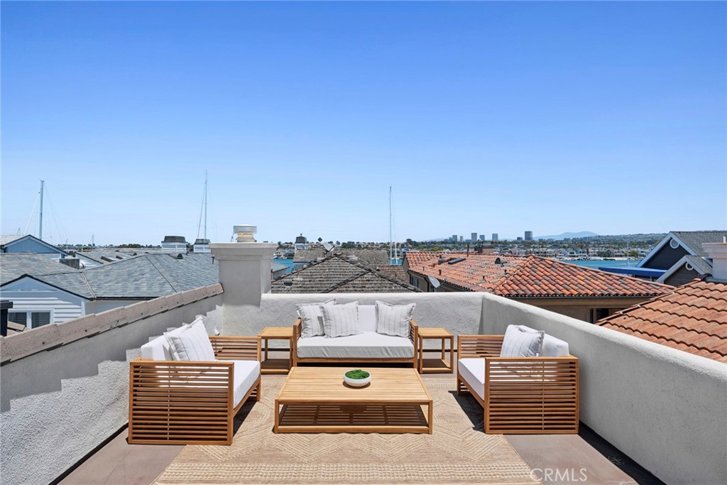 428 E Bay Avenue