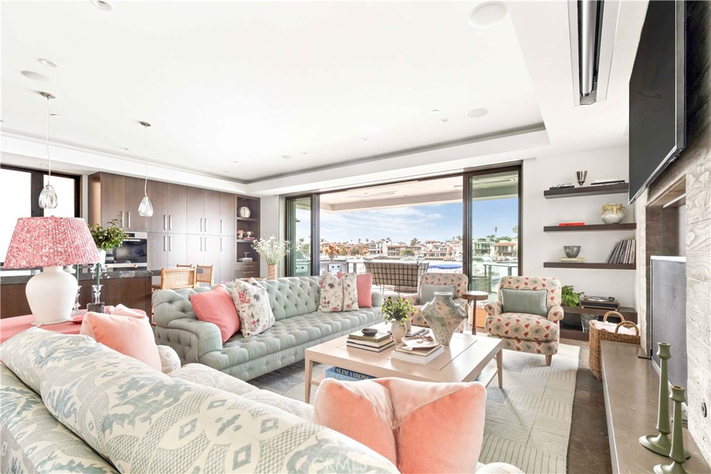 8 Beacon Bay