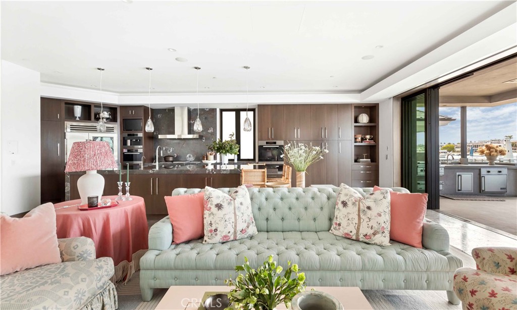 8 Beacon Bay