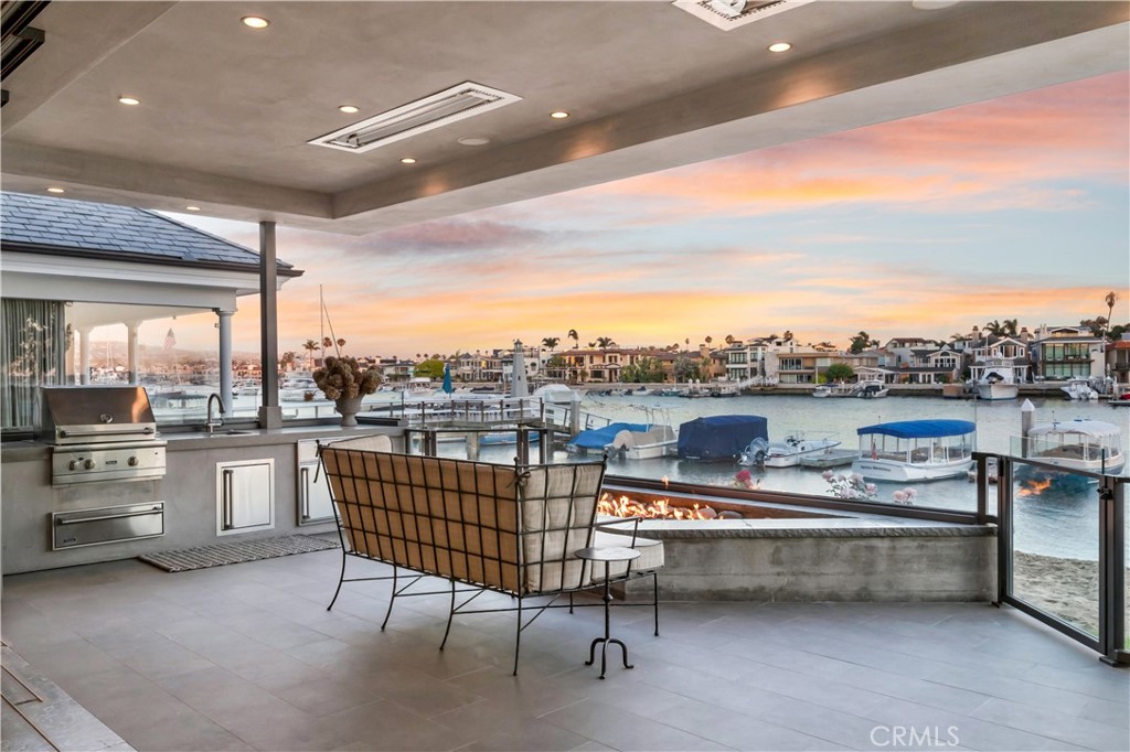 8 Beacon Bay