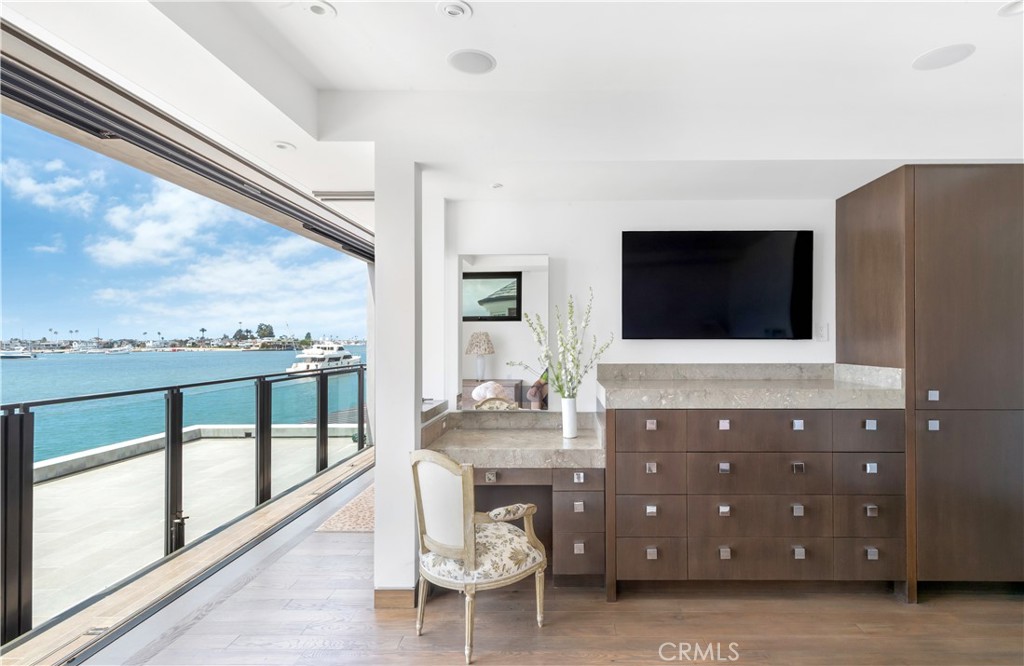 8 Beacon Bay