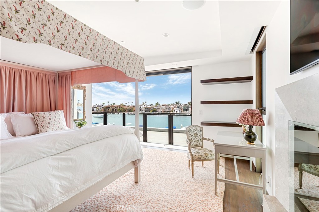 8 Beacon Bay