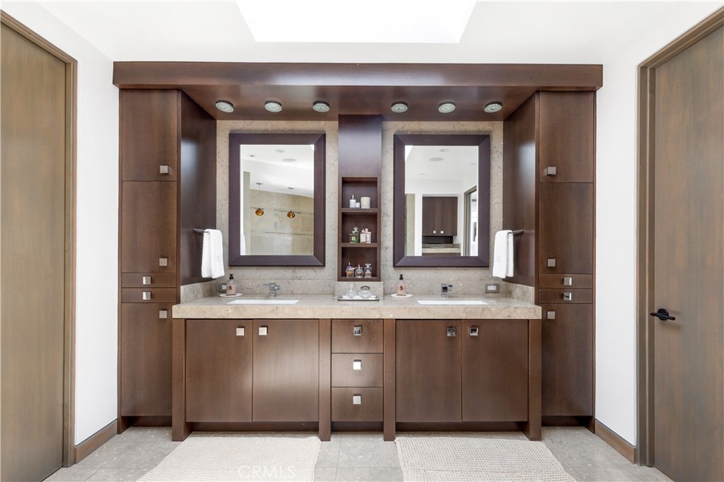 8 Beacon Bay