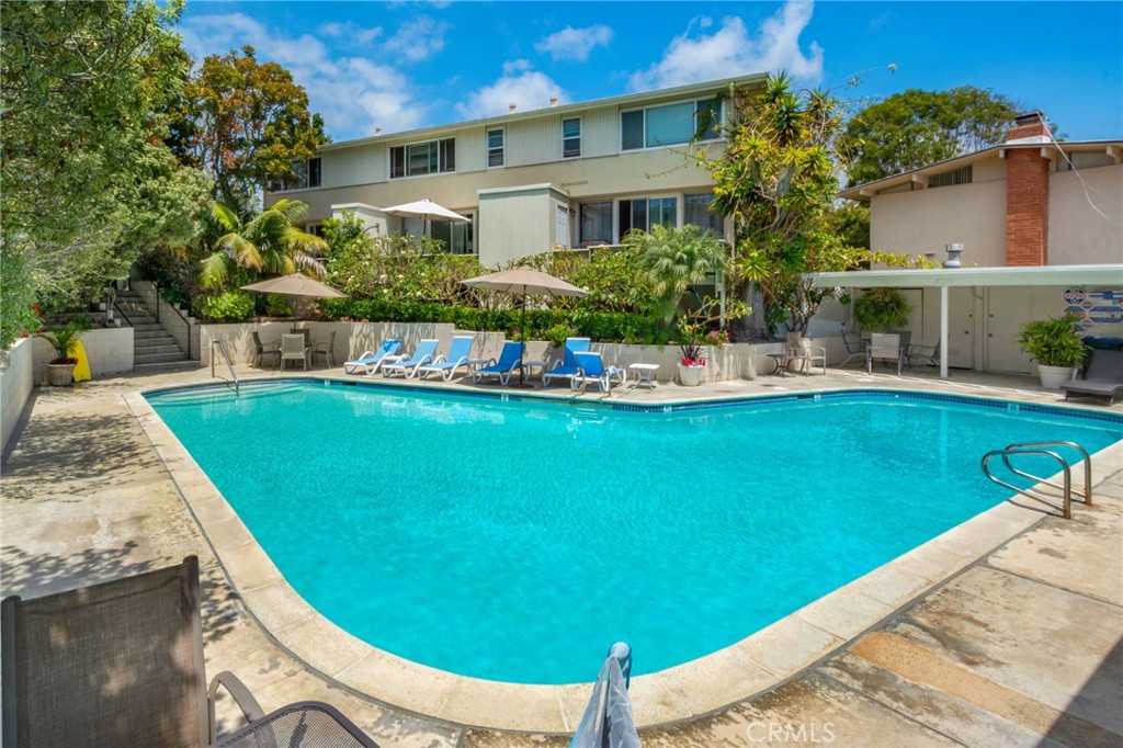 4300 Shorecrest