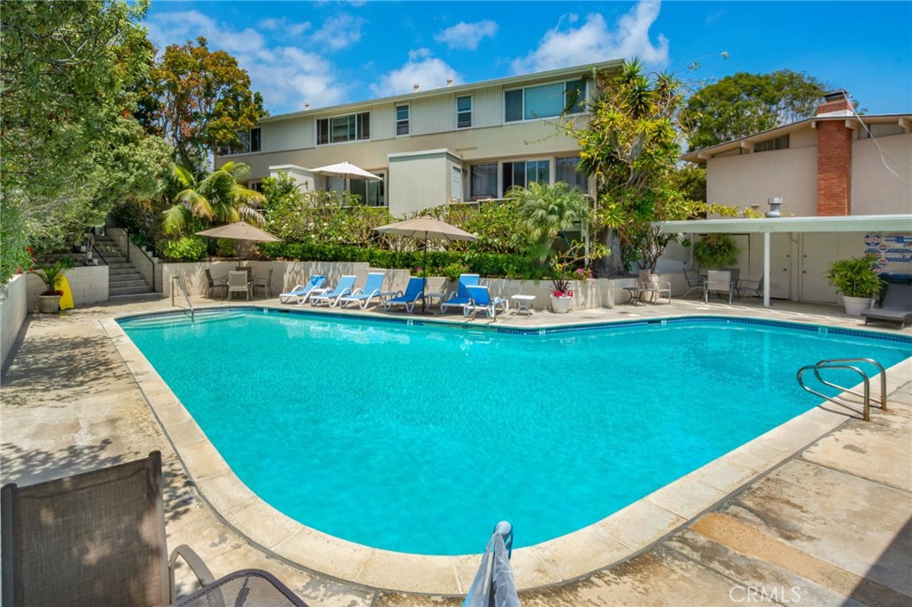 4300 Shorecrest