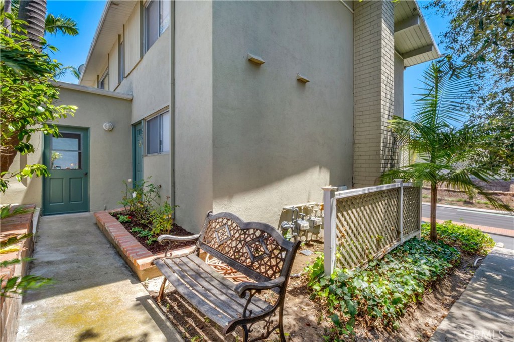 4300 Shorecrest