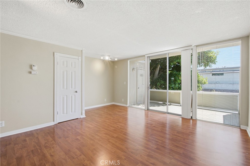 4300 Shorecrest