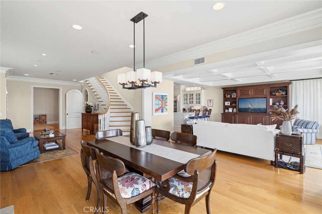 1550 E Oceanfront
