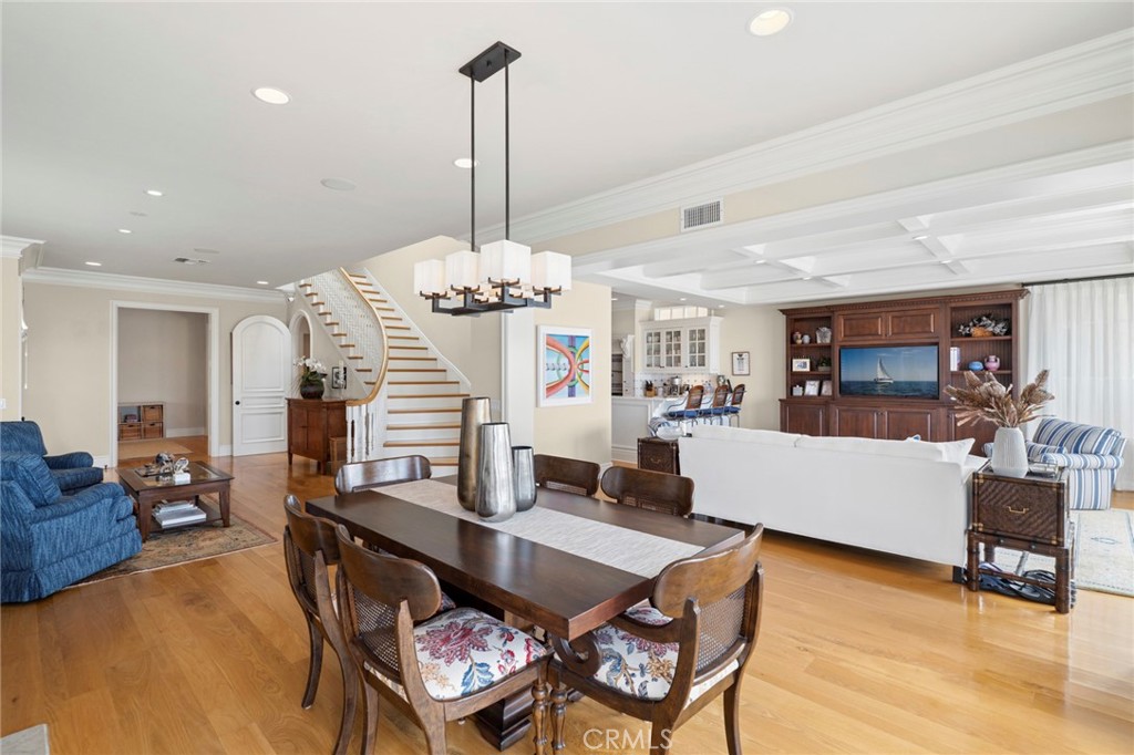 1550 E Oceanfront