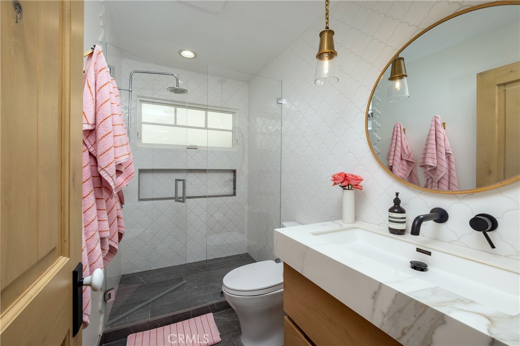 2771 Bayshore
