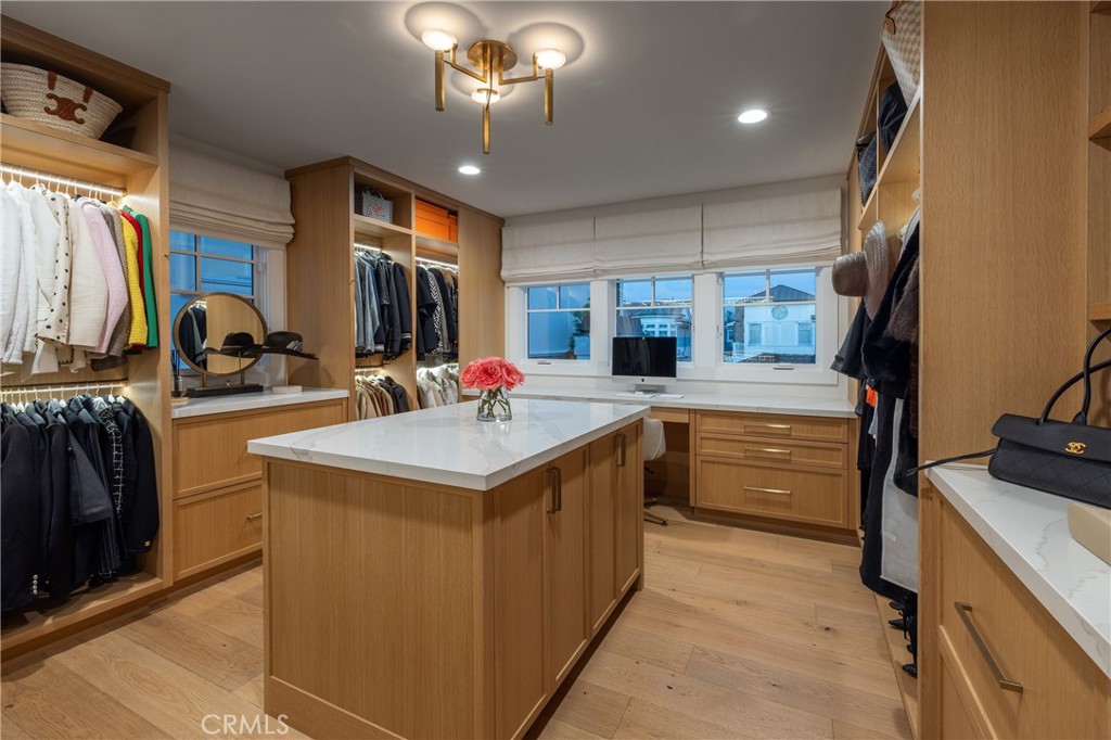 2771 Bayshore