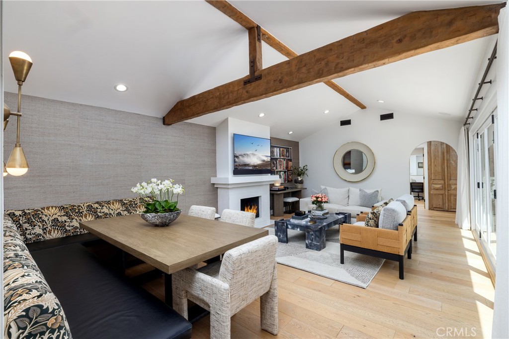 2771 Bayshore