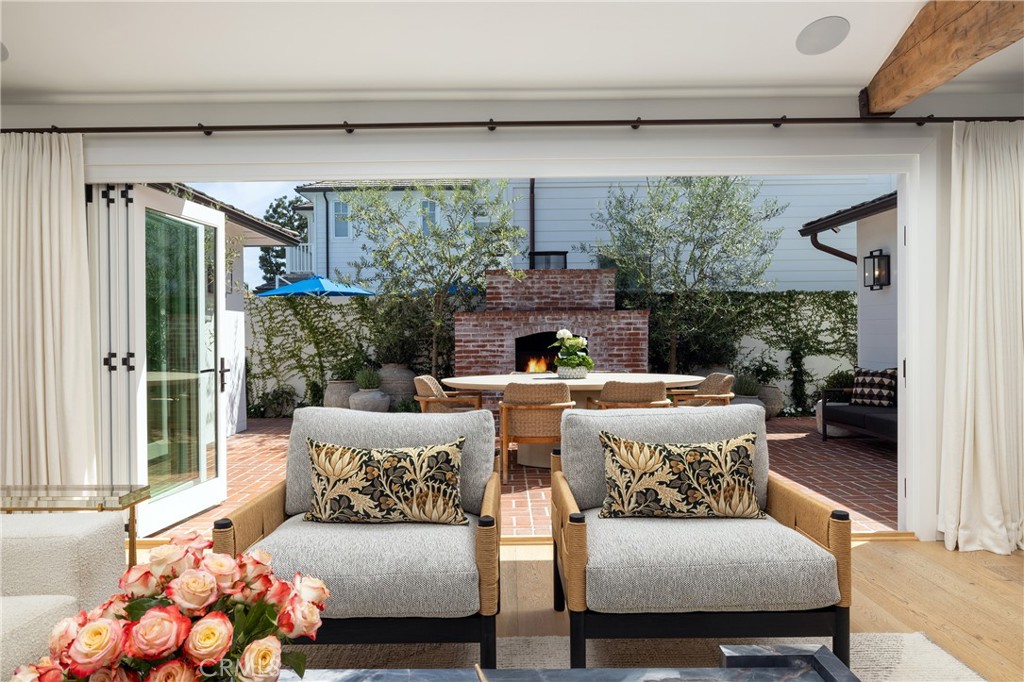 2771 Bayshore