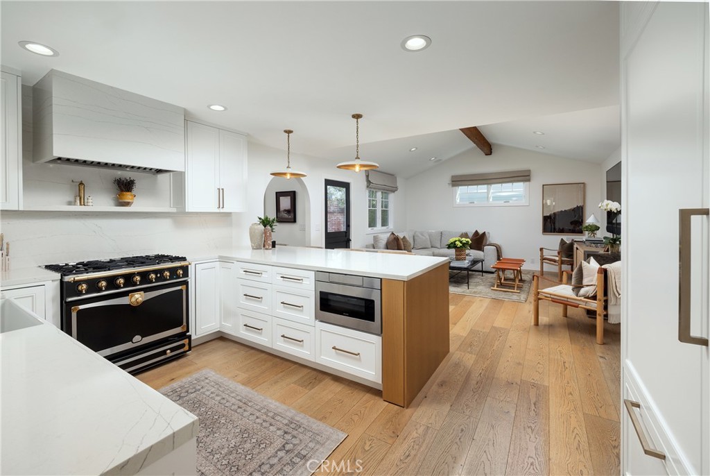 2771 Bayshore