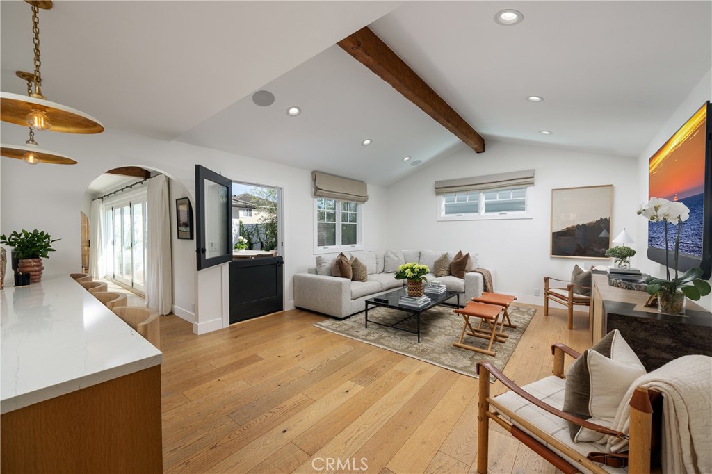 2771 Bayshore