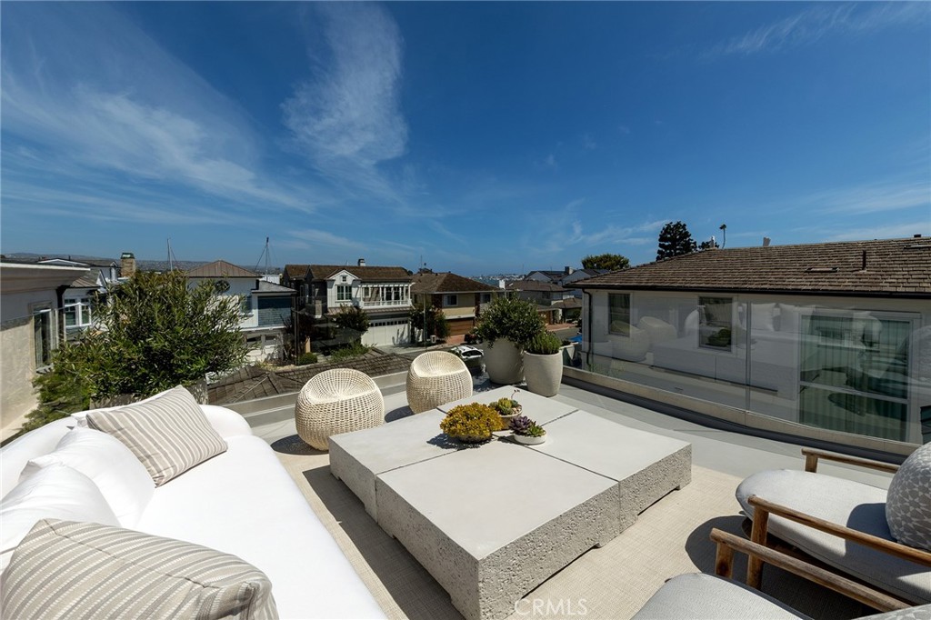 2771 Bayshore