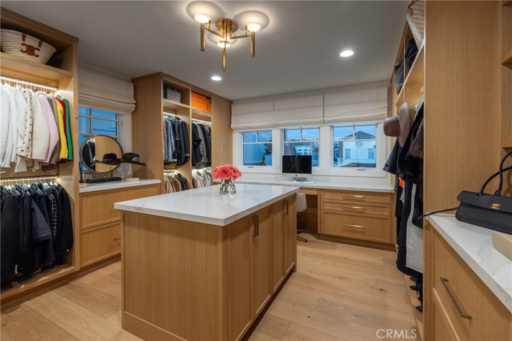 2771 Bayshore