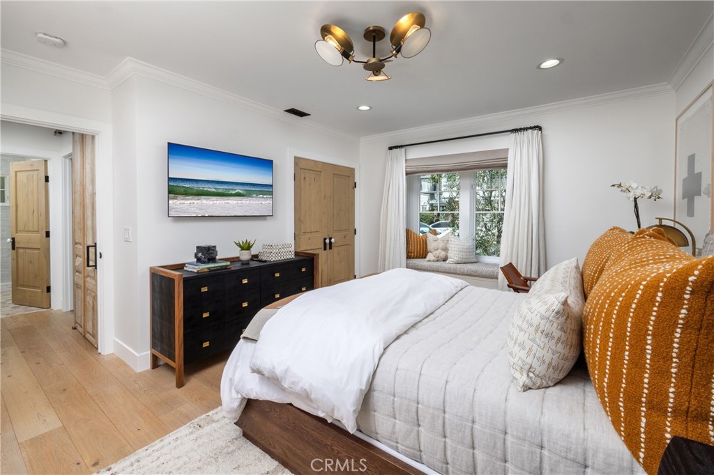 2771 Bayshore