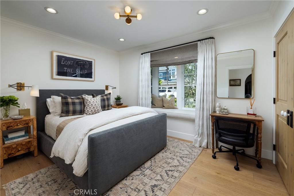 2771 Bayshore
