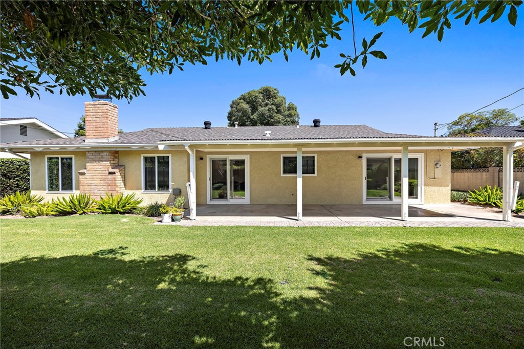 916 E Jonquil