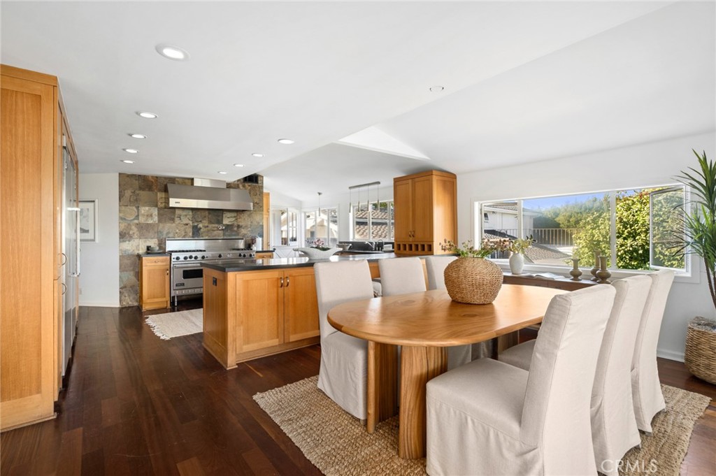 608 Saint James Place