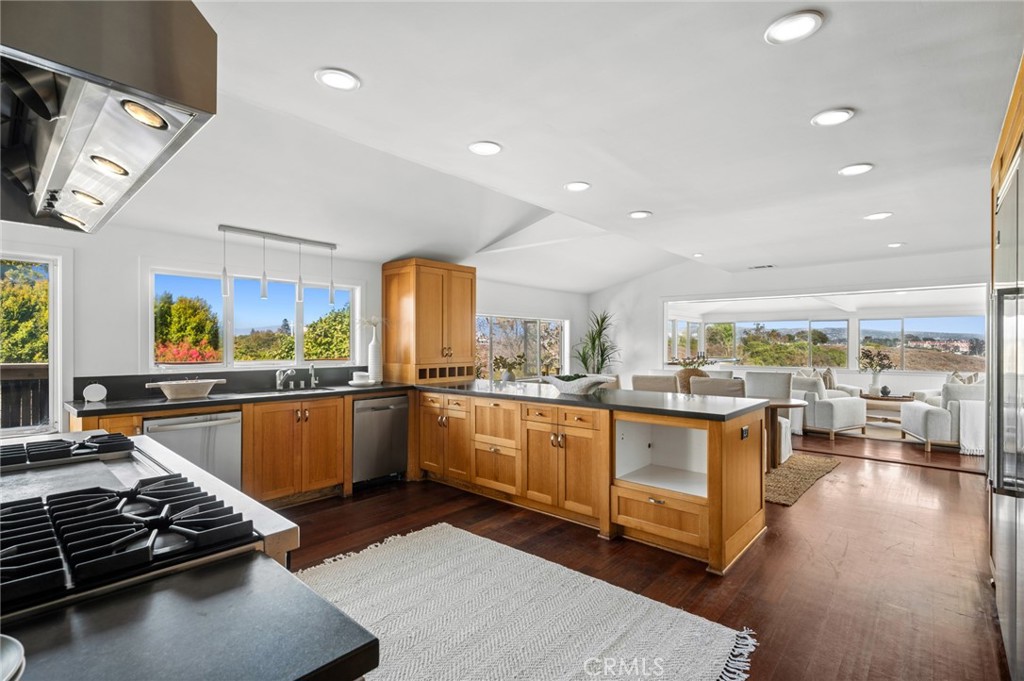 608 Saint James Place