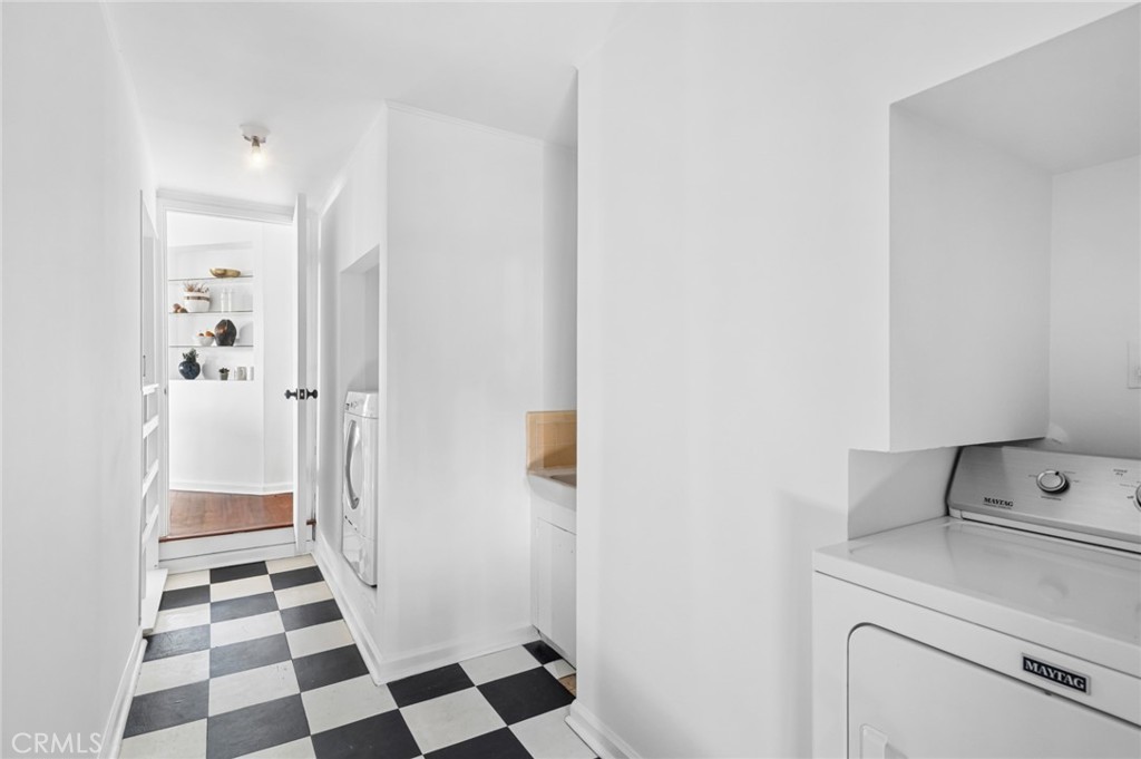 608 Saint James Place