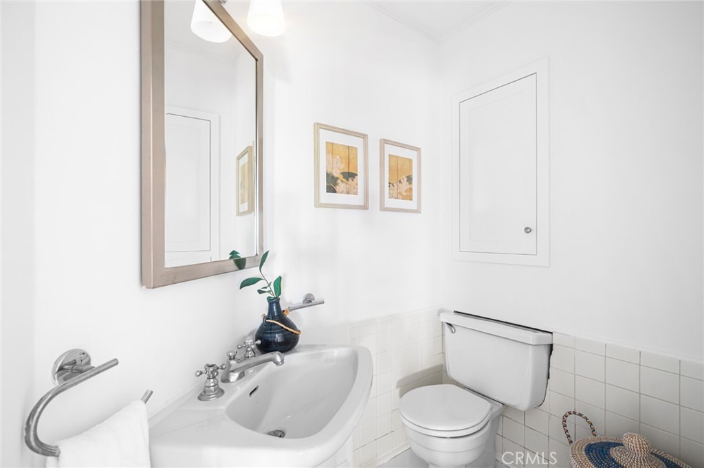 608 Saint James Place