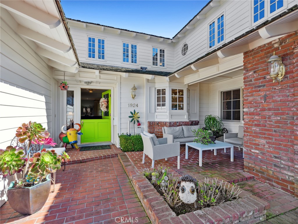 1924 Leeward Lane
