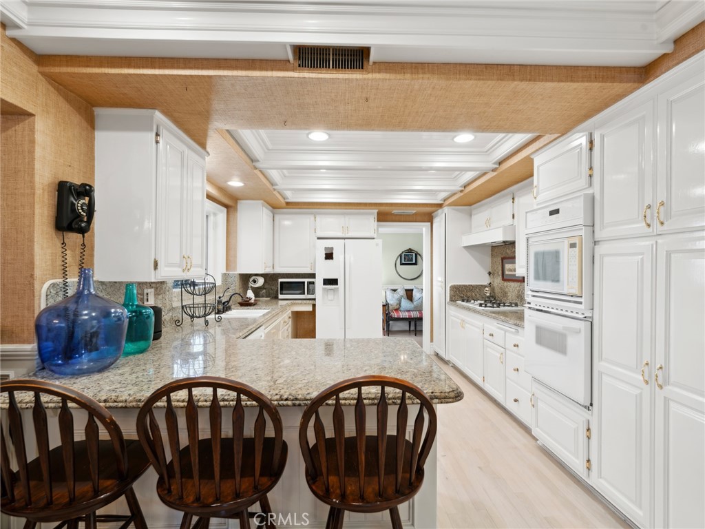 1924 Leeward Lane