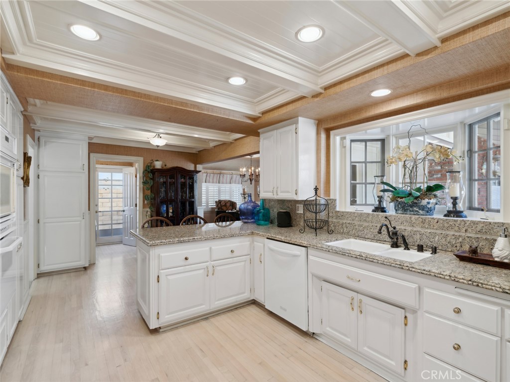 1924 Leeward Lane