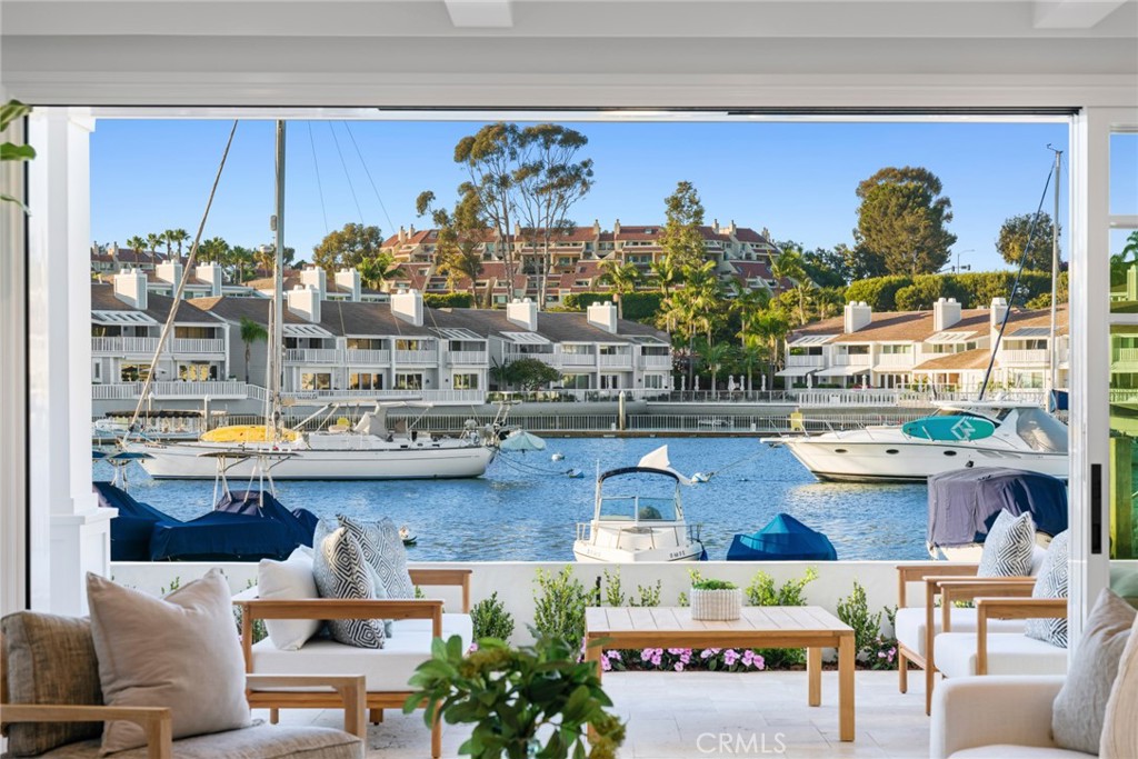 1105 N Bay Front