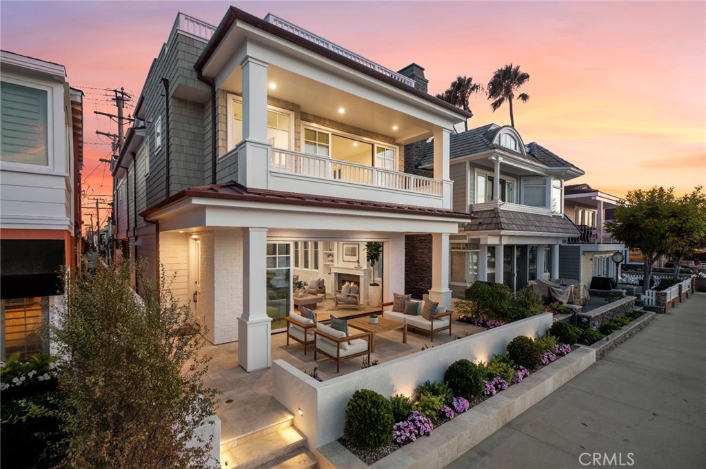 1105 N Bay Front