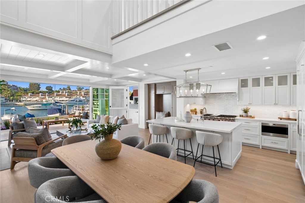1105 N Bay Front