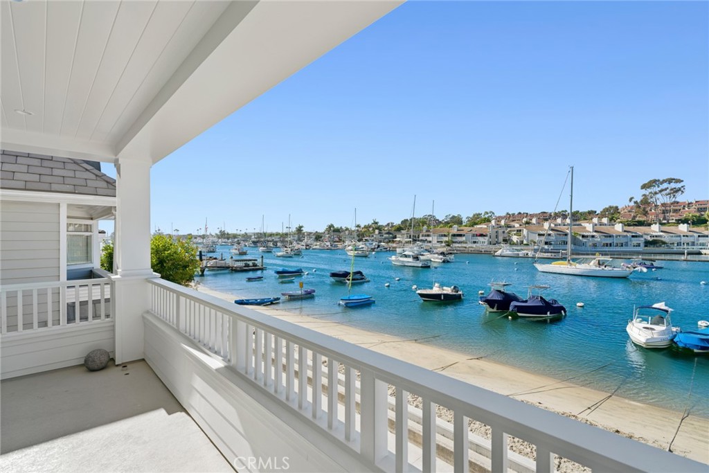 1105 N Bay Front