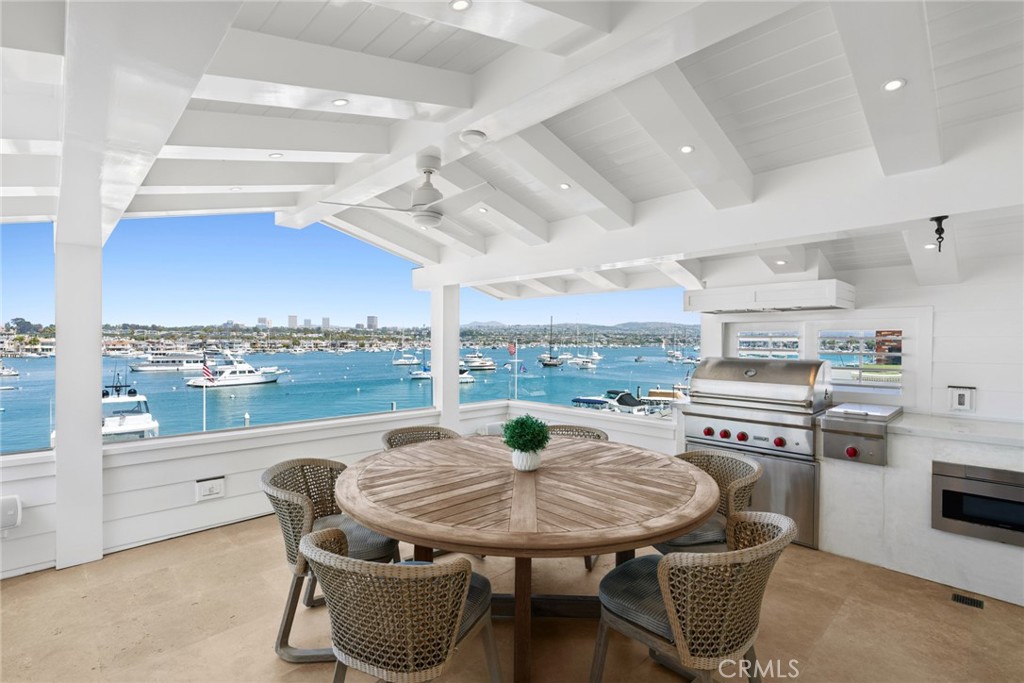 928 E Balboa Boulevard