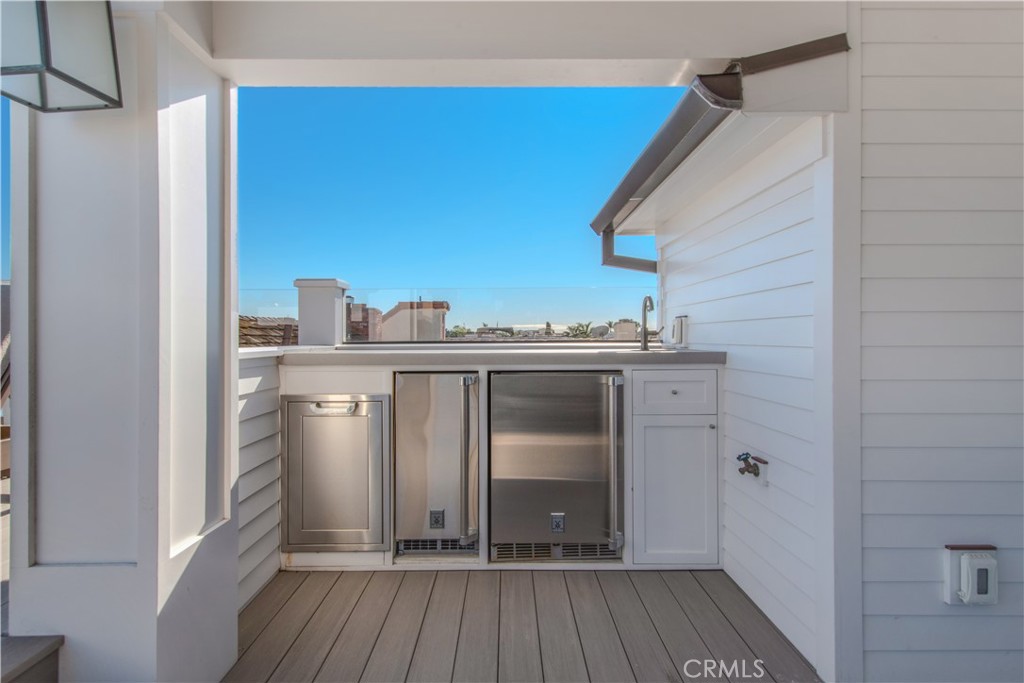 317 E Bay Front