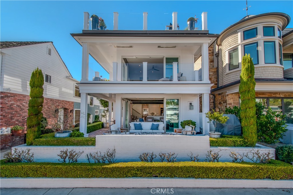 317 E Bay Front