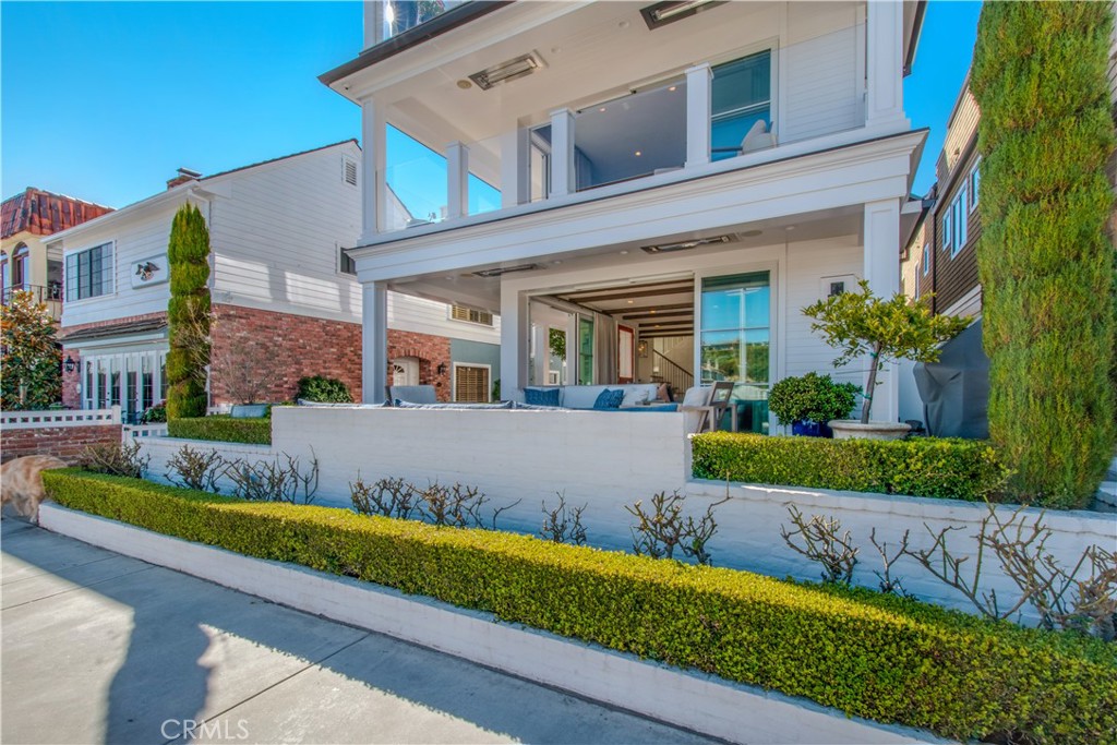 317 E Bay Front