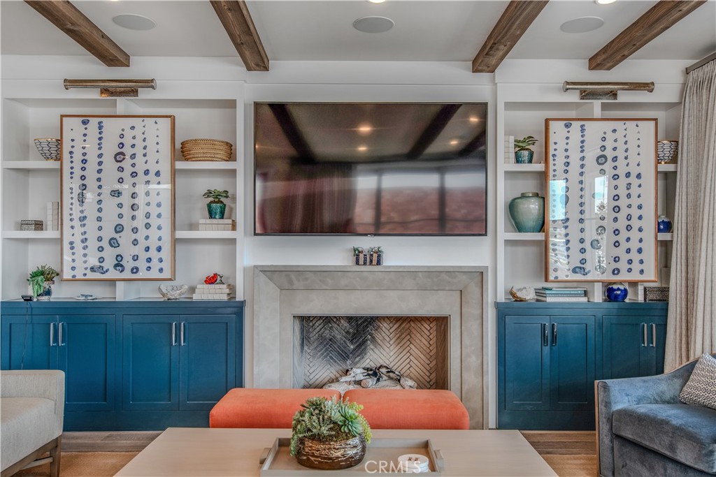 317 E Bay Front