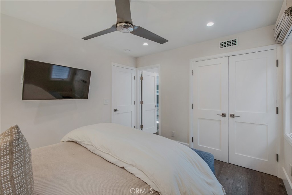 317 E Bay Front
